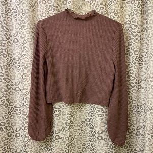 SUPER CUTE BLUSH PINK CROP! SIZE RUNS SMALL!!!!